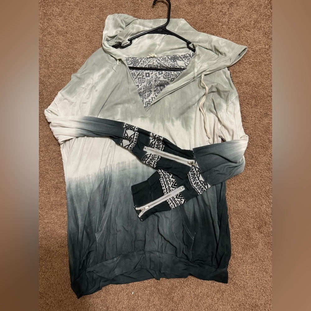 POL lightweight hoodie